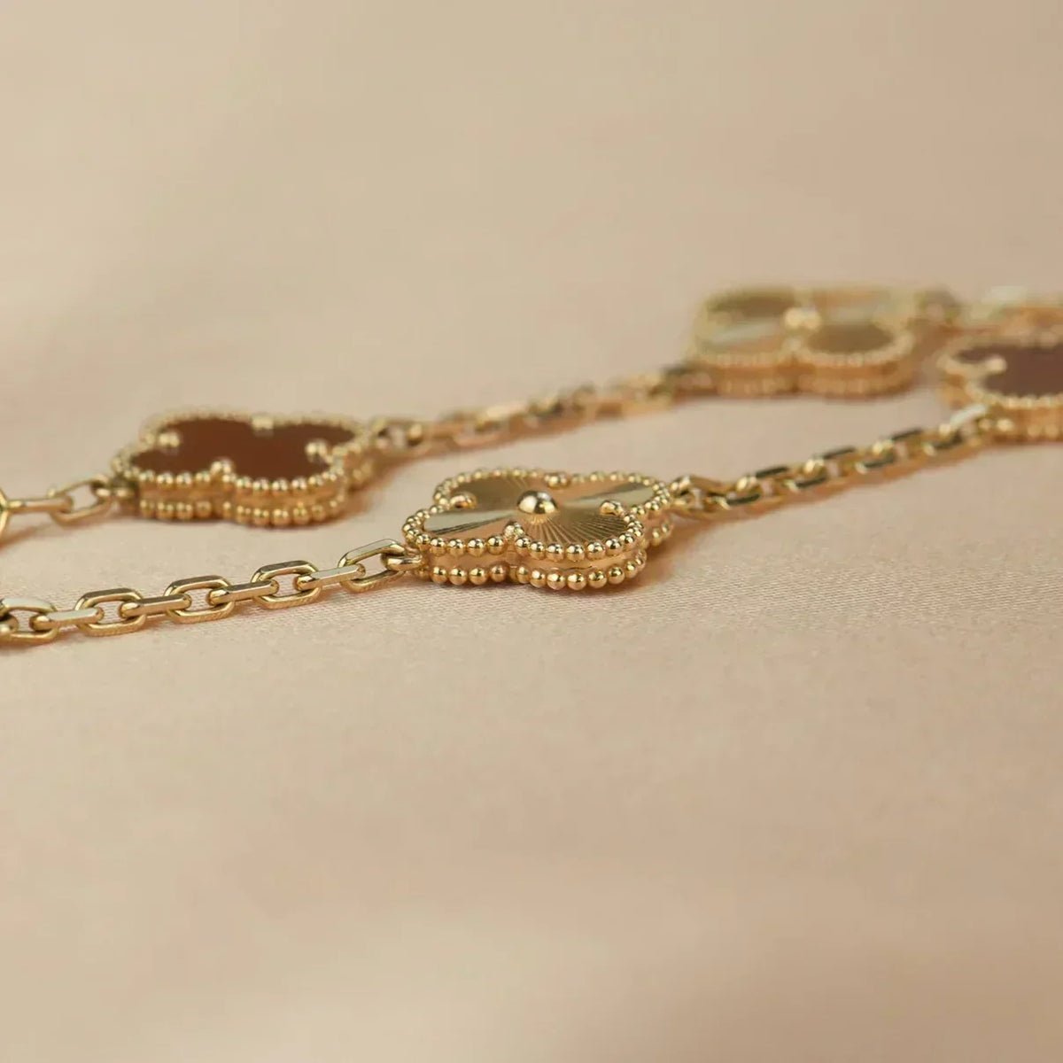 [⭐Maelin] CLOVER 5 MOTIF RED CORNELIAN BRACELET COLLECTION