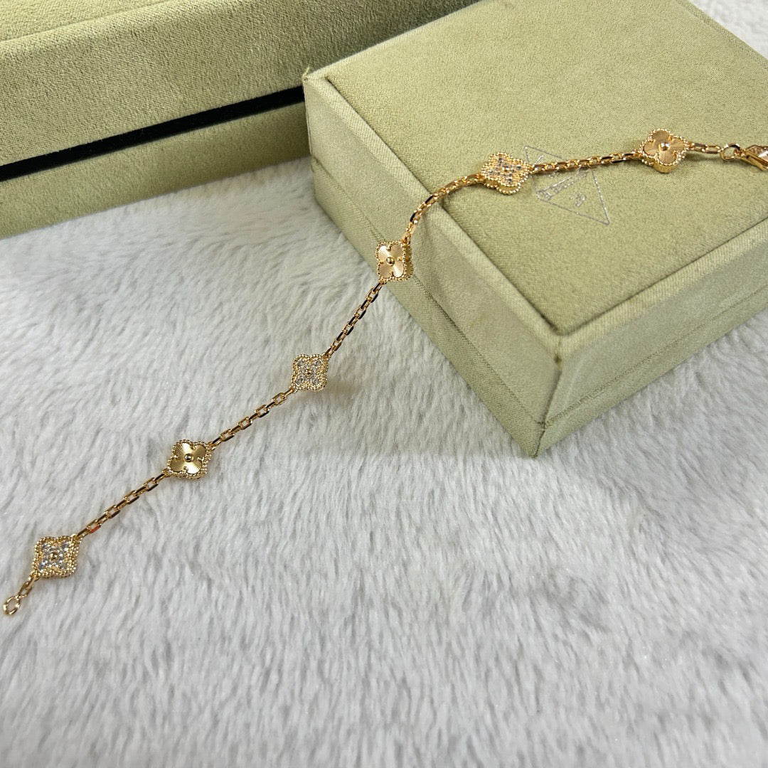 [⭐Maelin]CLOVER 6 MOTIF DIAMOND LASER BRACELET
