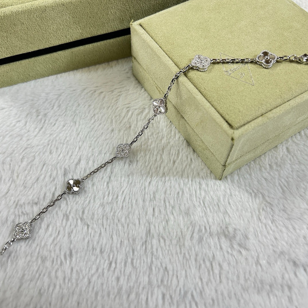[⭐Maelin]CLOVER 6 MOTIF DIAMOND LASER BRACELET