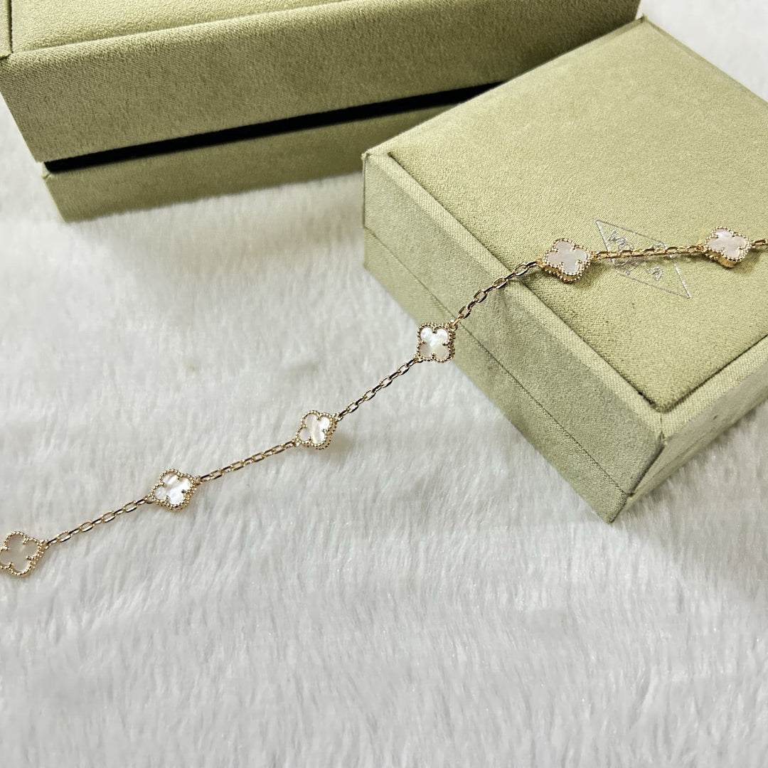 [⭐Maelin]CLOVER 6 MOTIF WHITE MOP BRACELET