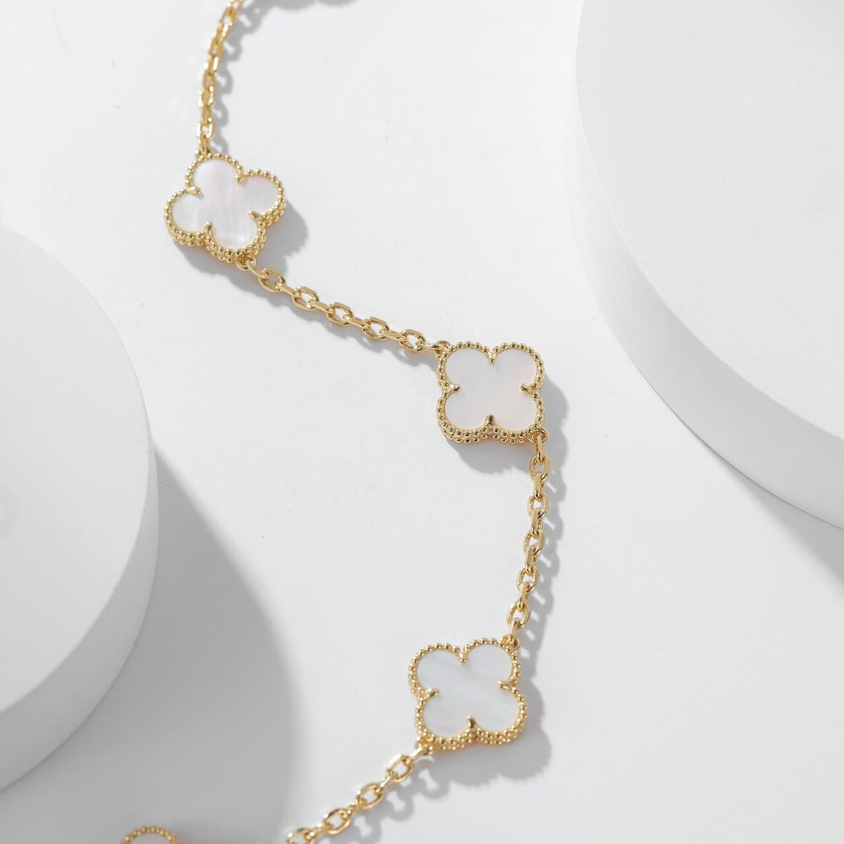 [⭐Maelin]CLOVER 10 MOTIFS WHITE MOTHER OF PEARL NECKLACE