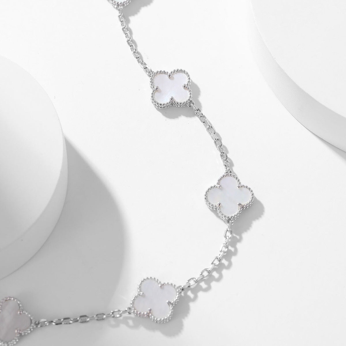 [⭐Maelin]CLOVER 10 MOTIFS WHITE MOTHER OF PEARL NECKLACE