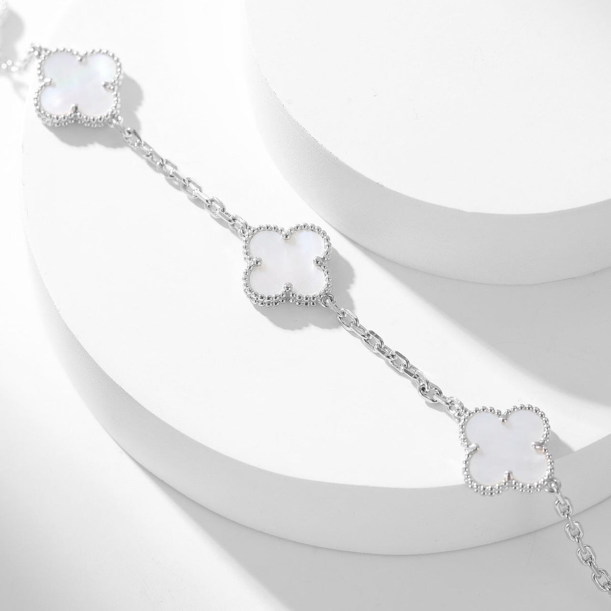 [⭐Maelin]CLOVER 10 MOTIFS WHITE MOTHER OF PEARL NECKLACE