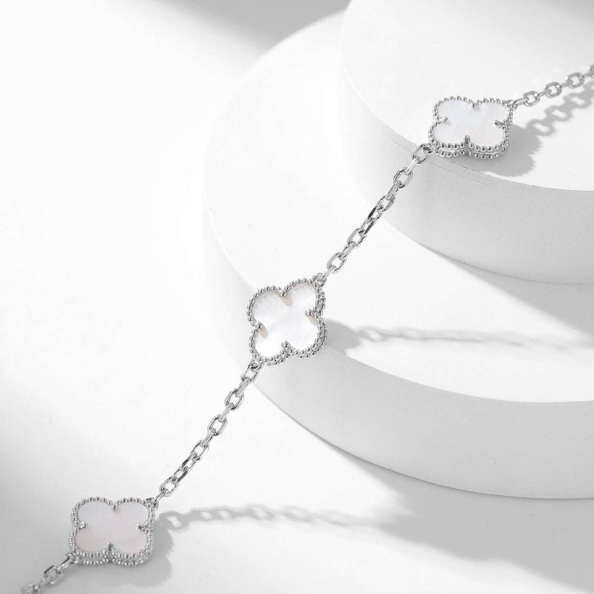 [⭐Maelin]CLOVER 10 MOTIFS WHITE MOTHER OF PEARL NECKLACE