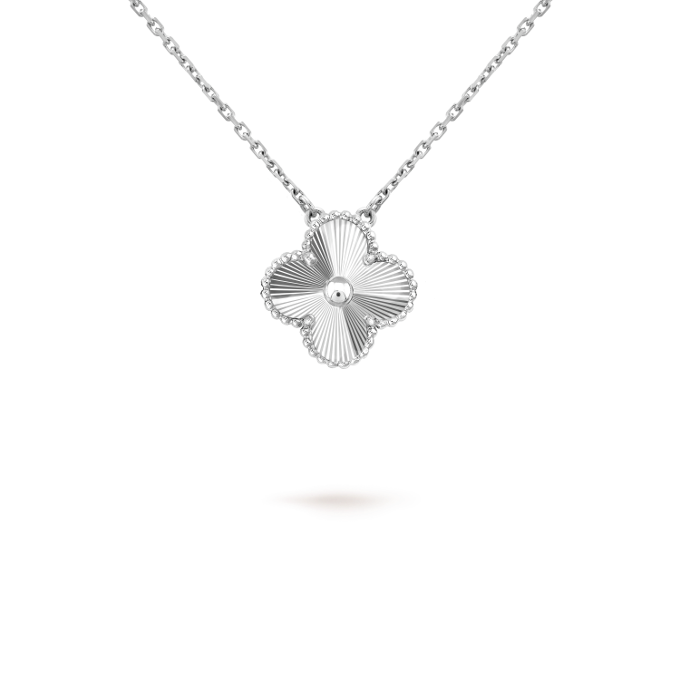 [⭐Maelin]CLOVER 15MM LASER NECKLACE SILVER