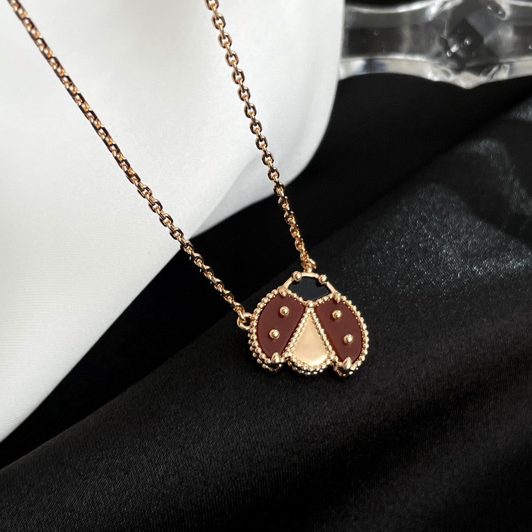 [⭐Maelin]LUCKY  CARNELIANS LADYBUG NECKLACE