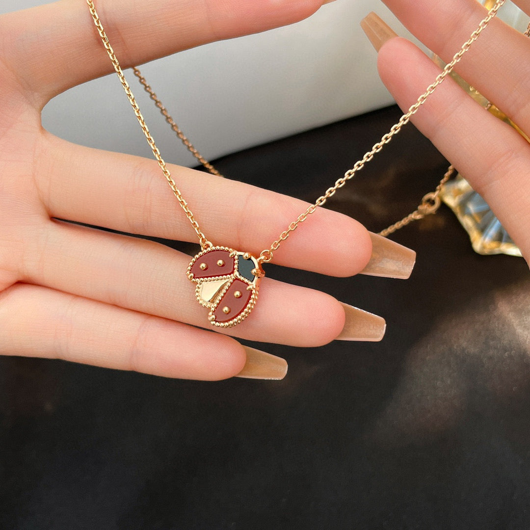 [⭐Maelin]LUCKY  CARNELIANS LADYBUG NECKLACE