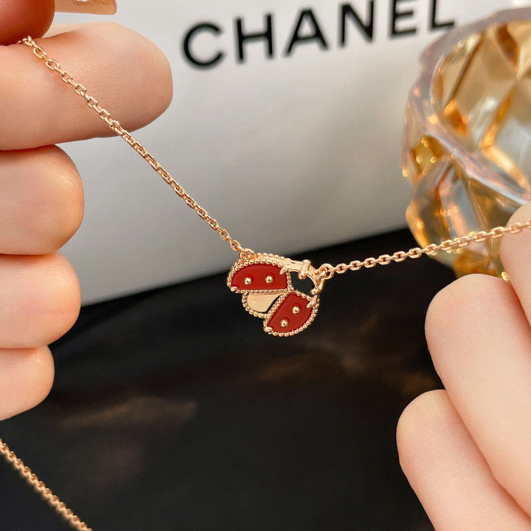 [⭐Maelin]LUCKY  CARNELIANS LADYBUG NECKLACE