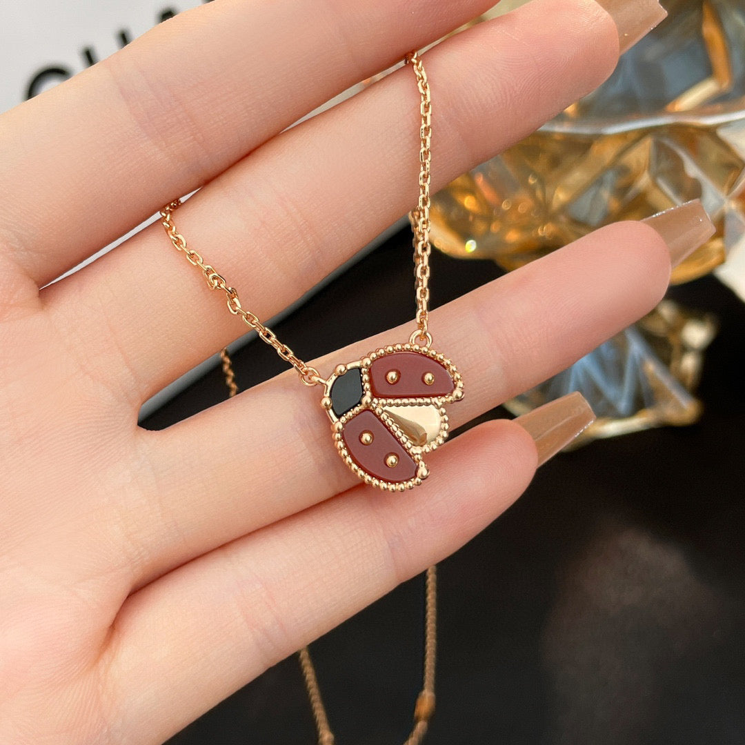 [⭐Maelin]LUCKY  CARNELIANS LADYBUG NECKLACE