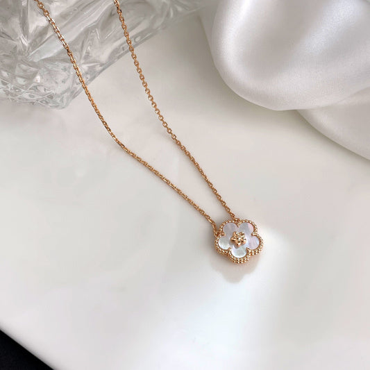 [⭐Maelin]LUCKY  WHITE MOP  PLUM BLOSSOM NECKLACE