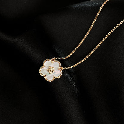 [⭐Maelin]LUCKY  WHITE MOP  PLUM BLOSSOM NECKLACE