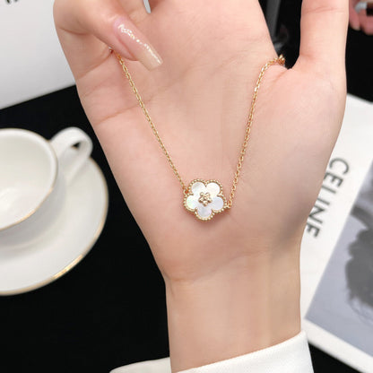 [⭐Maelin]LUCKY  WHITE MOP  PLUM BLOSSOM NECKLACE