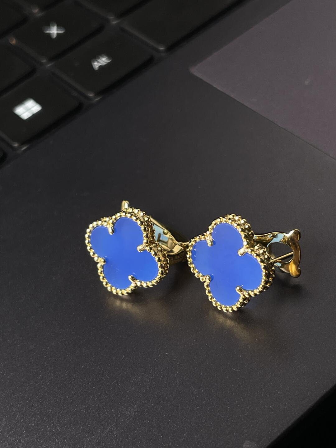 [⭐Maelin] CLOVER LARGE (20mm) 1 MOTIFS BLUE MOP STUD EARRINGS