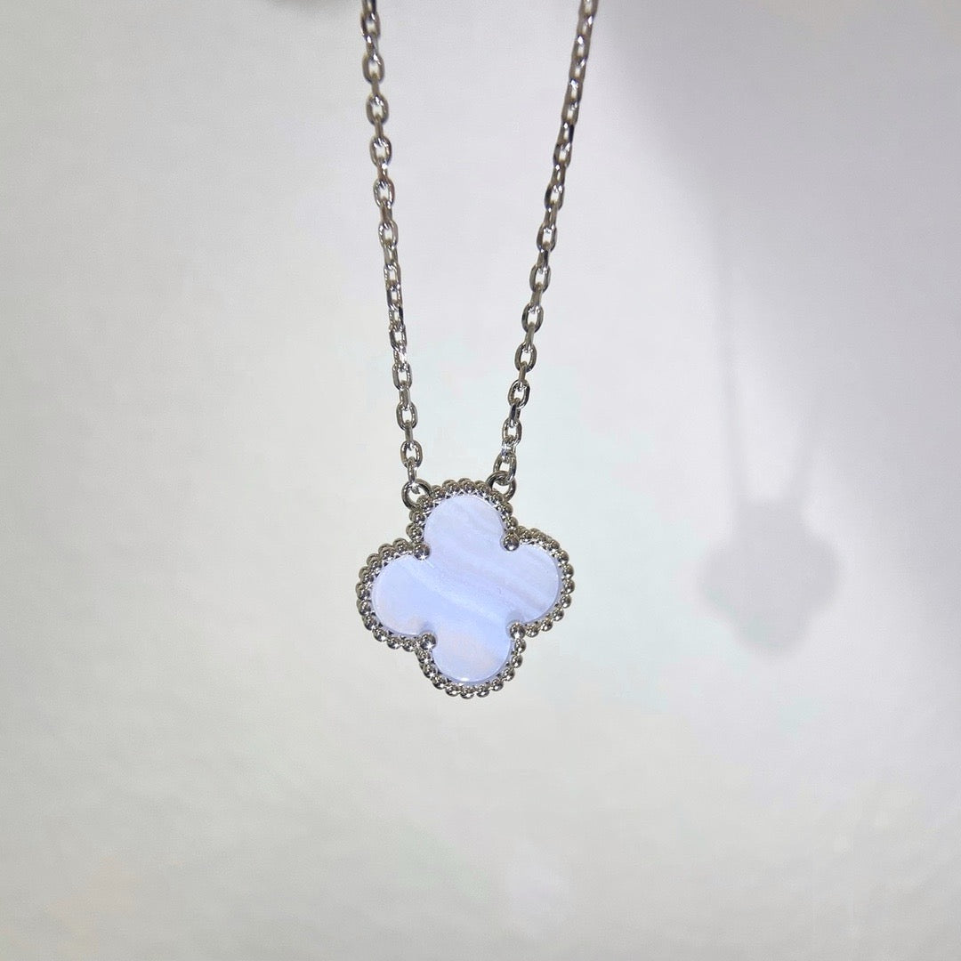 [⭐Maelin]CLOVER 15MM BLUE CHALCEDONY NECKLACE SILVER