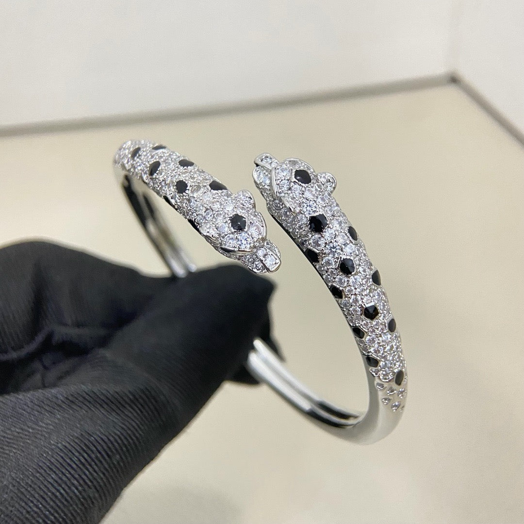 [⭐Maelin]PANTHERE DOUBLE HEADED HALF DIAMOND OPEN BRACELET