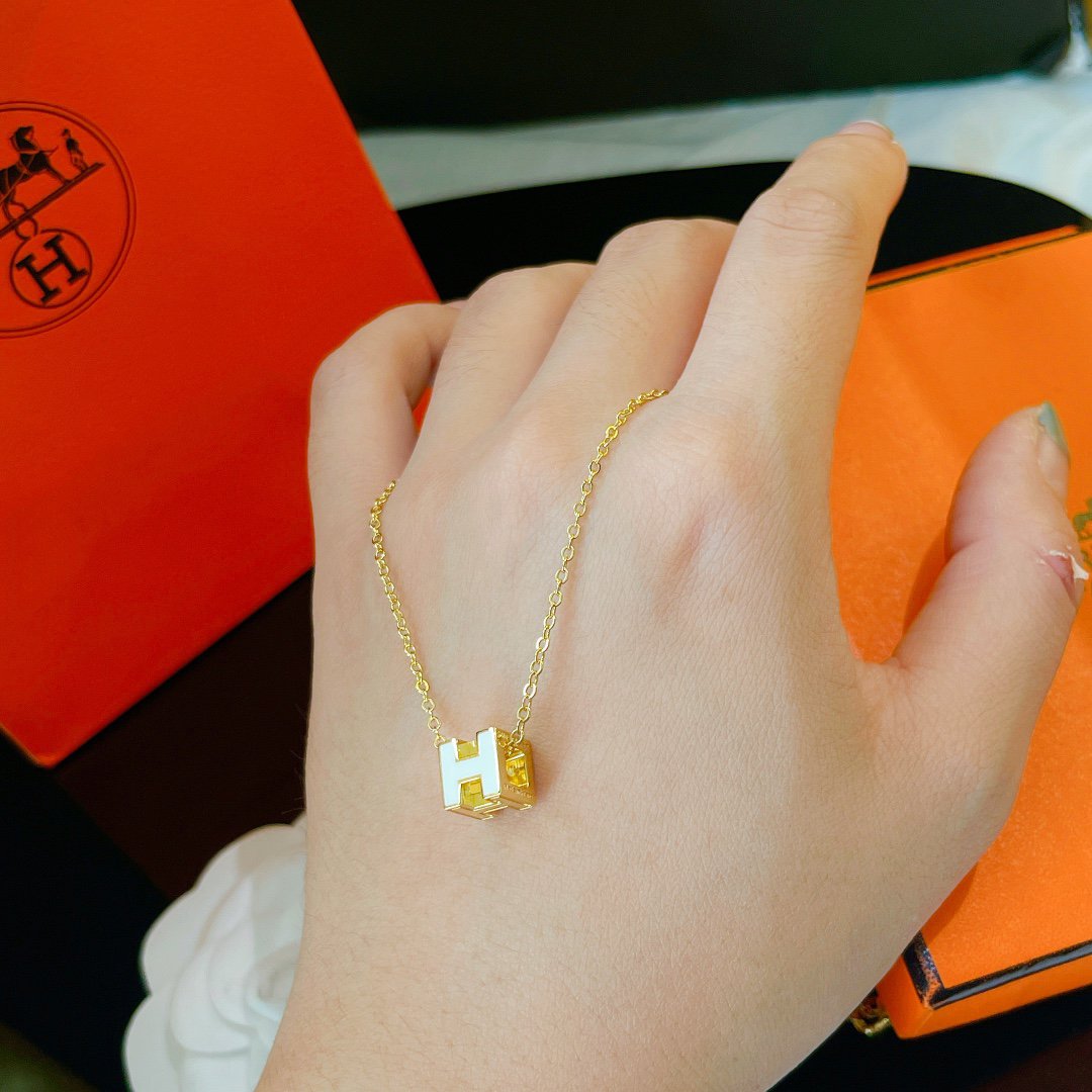[⭐Maelin]H WHITE SQUARE GOLD NECKLACE