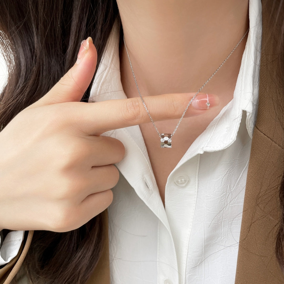[⭐Maelin]BEE MINI PEDANT DIAMOND NECKLACE