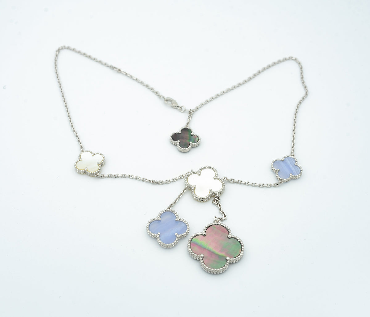 [⭐Maelin]CLOVER MOP CHALCEDONY NECKLACE SILVER 6 MOTIF