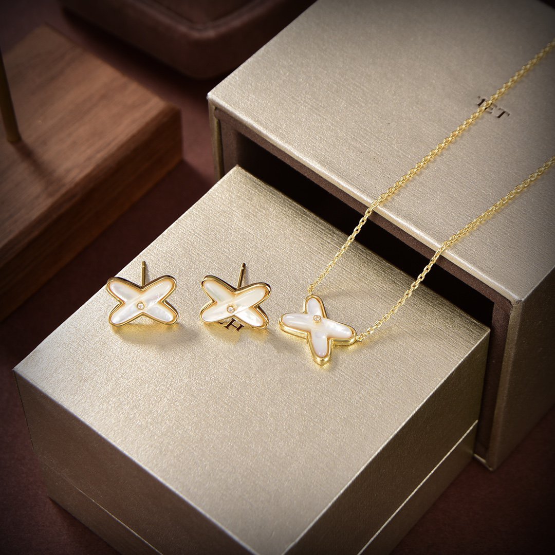 [⭐Maelin]JEUX DE WHITE MOP GOLD DIAMOND EARRINGS