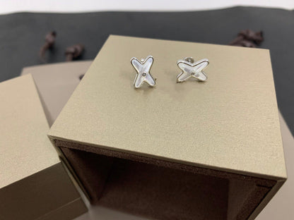 [⭐Maelin]JEUX DE WHITE MOP SILVER DIAMOND EARRINGS