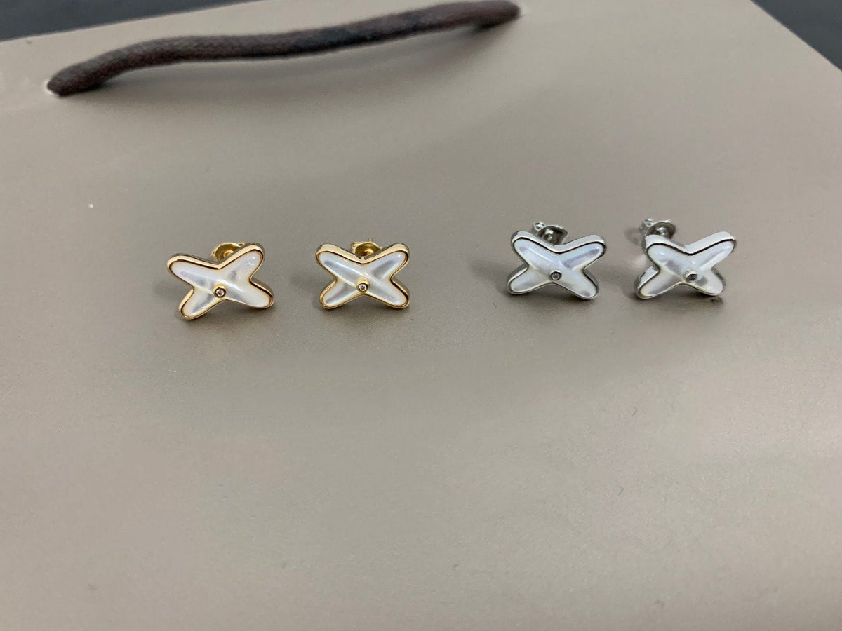 [⭐Maelin]JEUX DE WHITE MOP SILVER DIAMOND EARRINGS