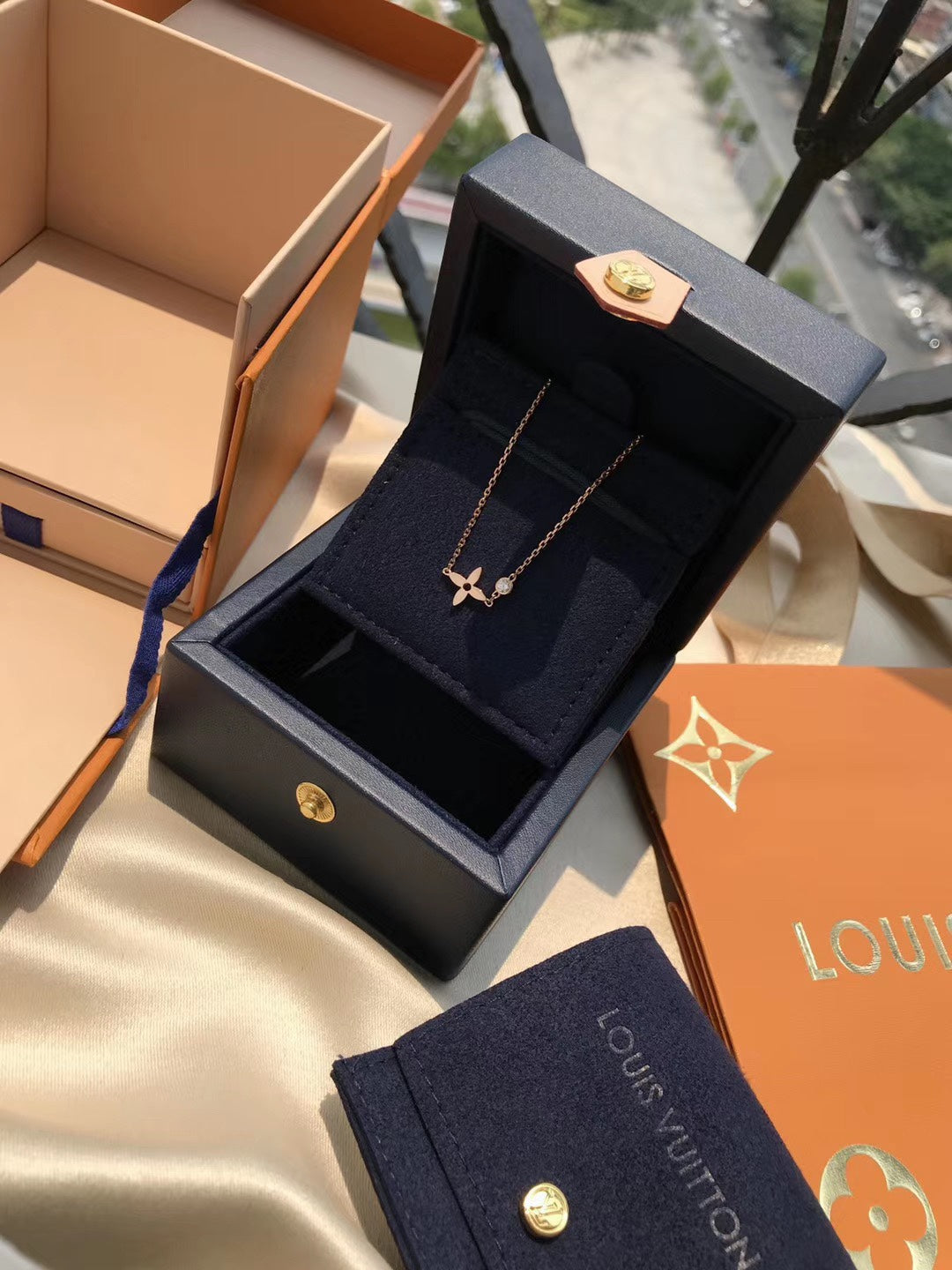 [⭐Maelin]BLOSSOM PENDANT PINK GOLD AND DIAMOND
