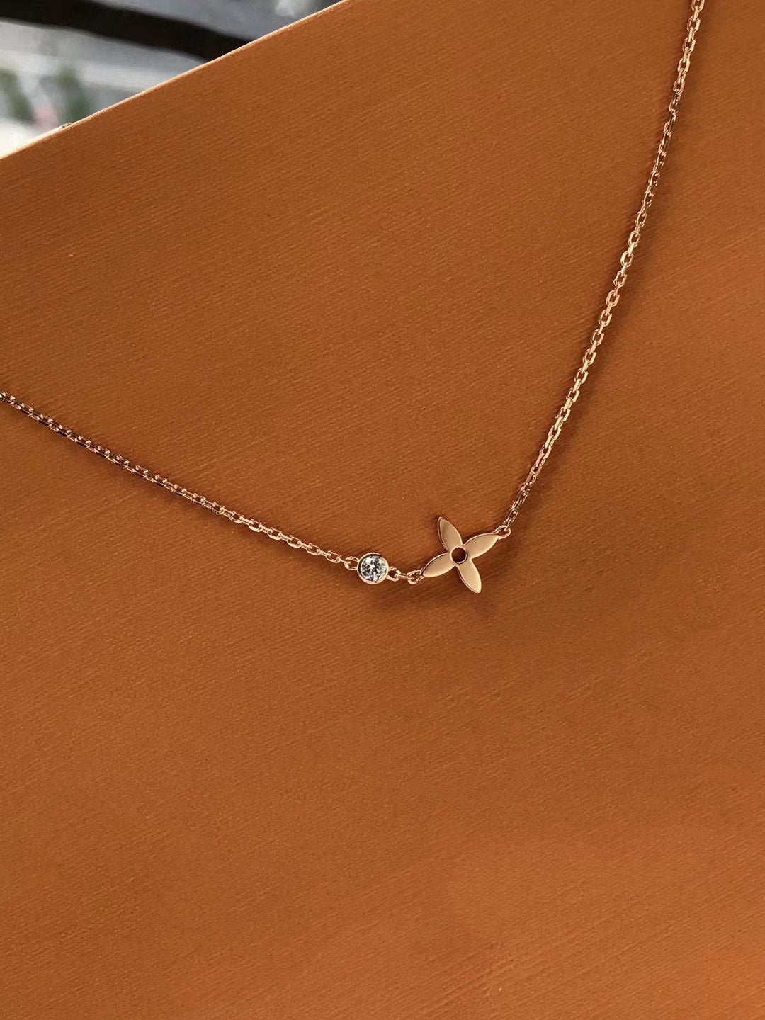 [⭐Maelin]BLOSSOM PENDANT PINK GOLD AND DIAMOND