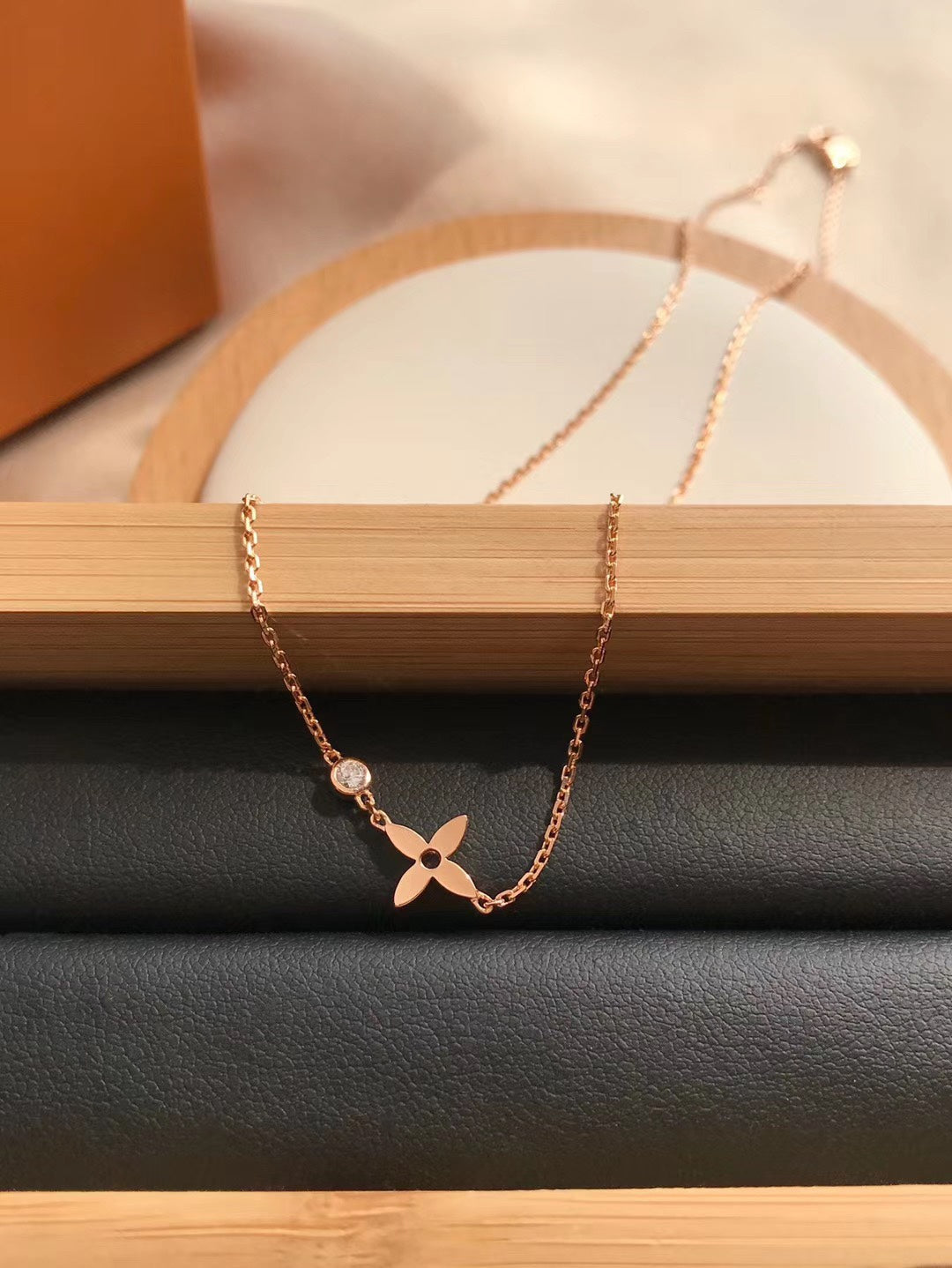 [⭐Maelin]BLOSSOM PENDANT PINK GOLD AND DIAMOND
