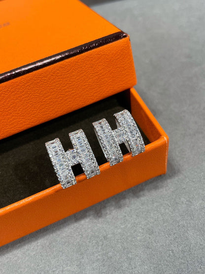 [⭐Maelin]H STUD EARRINGS WITH SILVER DIAMONDS