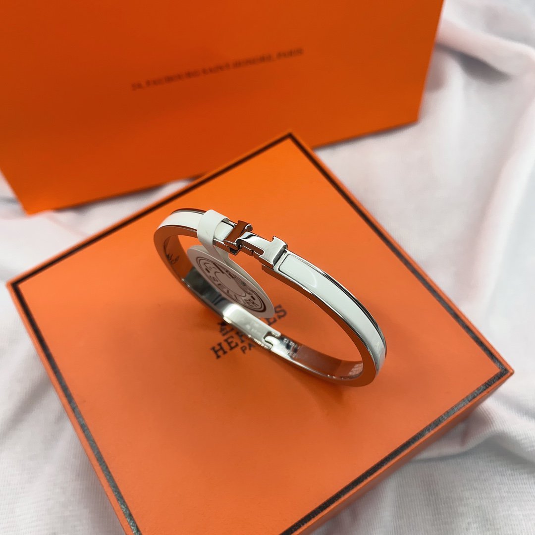 [⭐Maelin]CLASSIC HM CLIC WHITE 8MM ENAMEL BRACELET