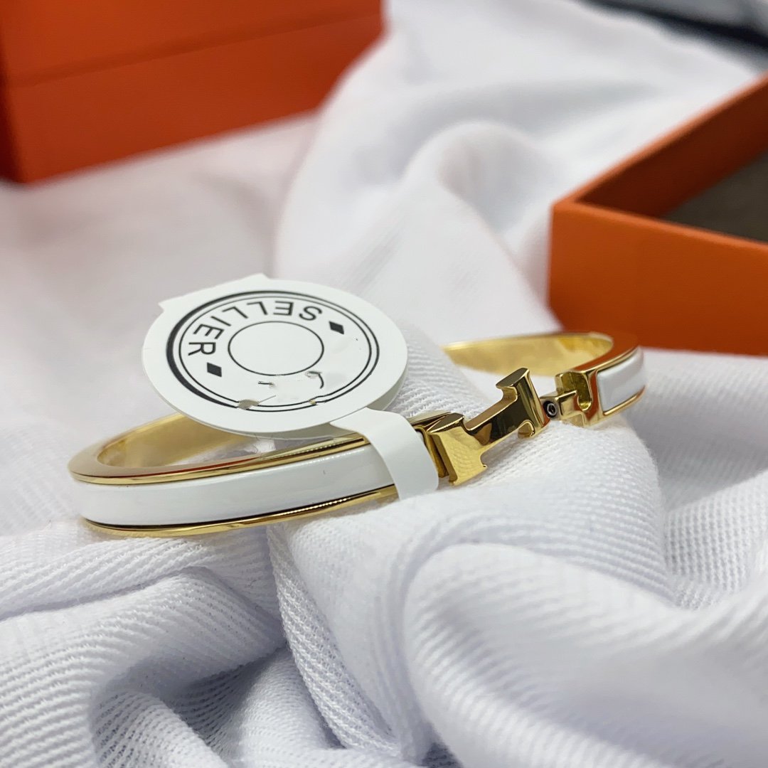 [⭐Maelin]CLASSIC HM CLIC WHITE 8MM ENAMEL BRACELET