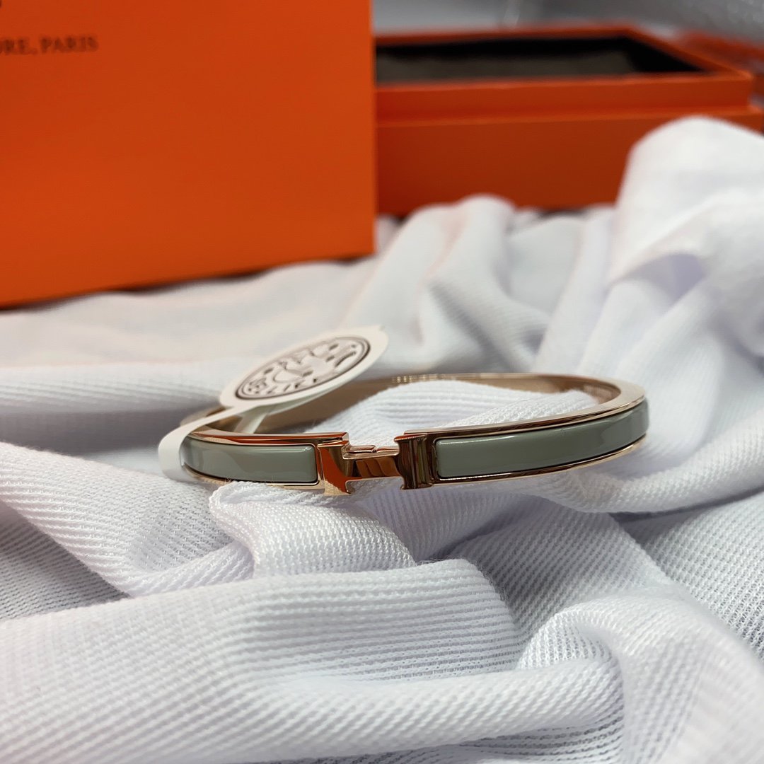 [⭐Maelin]CLASSIC HM CLIC GREEN 8MM ENAMEL BRACELET