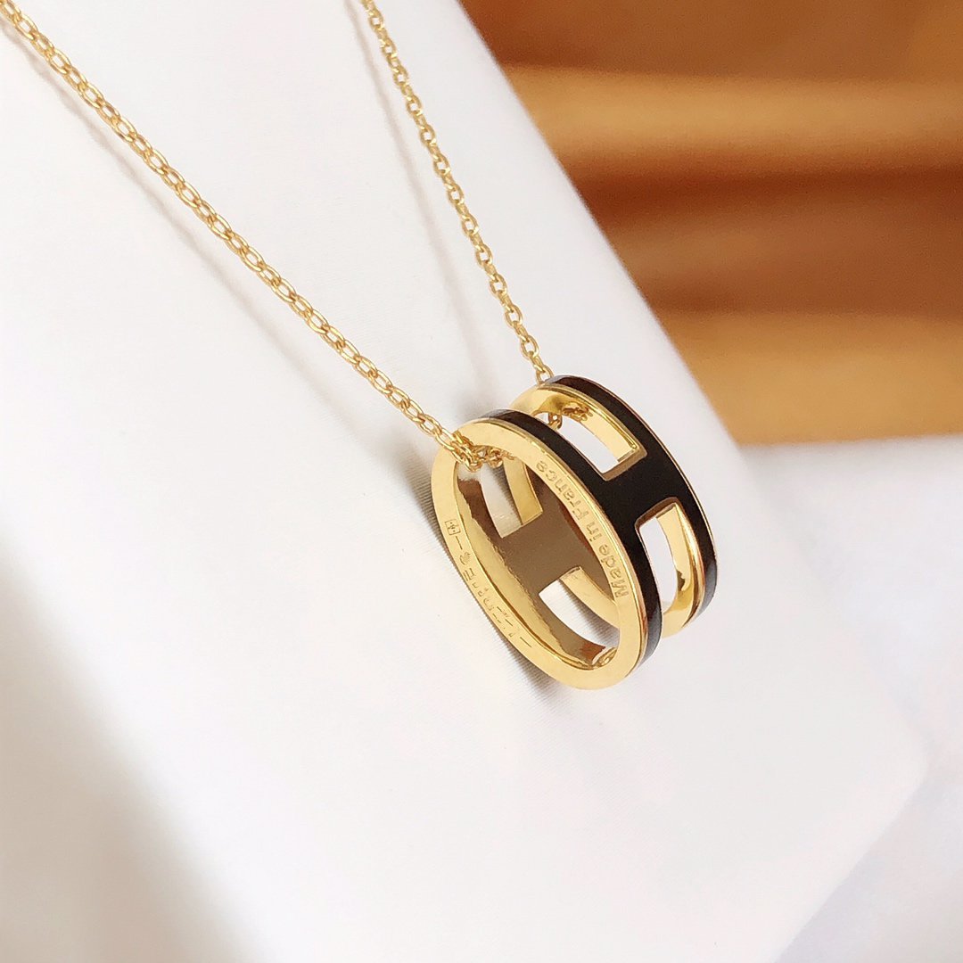 [⭐Maelin]HM CLIC BLACK ENAMEL GOLD NECKLACE