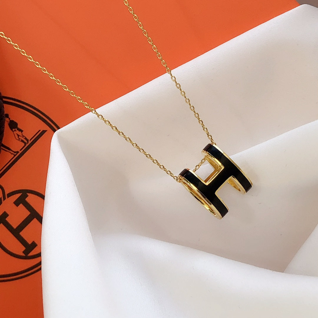 [⭐Maelin]HM CLIC BLACK ENAMEL GOLD NECKLACE