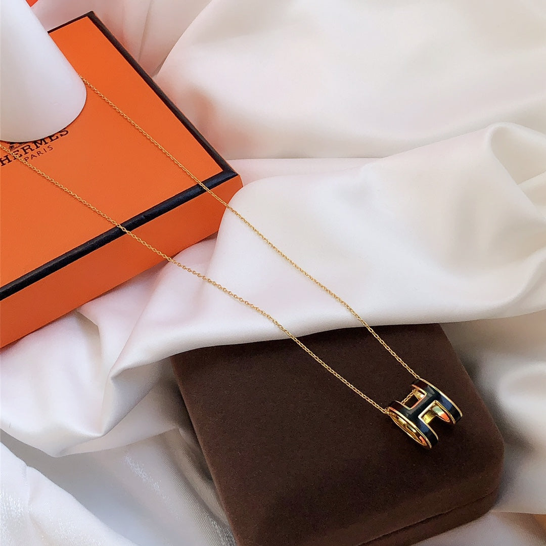 [⭐Maelin]HM CLIC BLACK ENAMEL GOLD NECKLACE