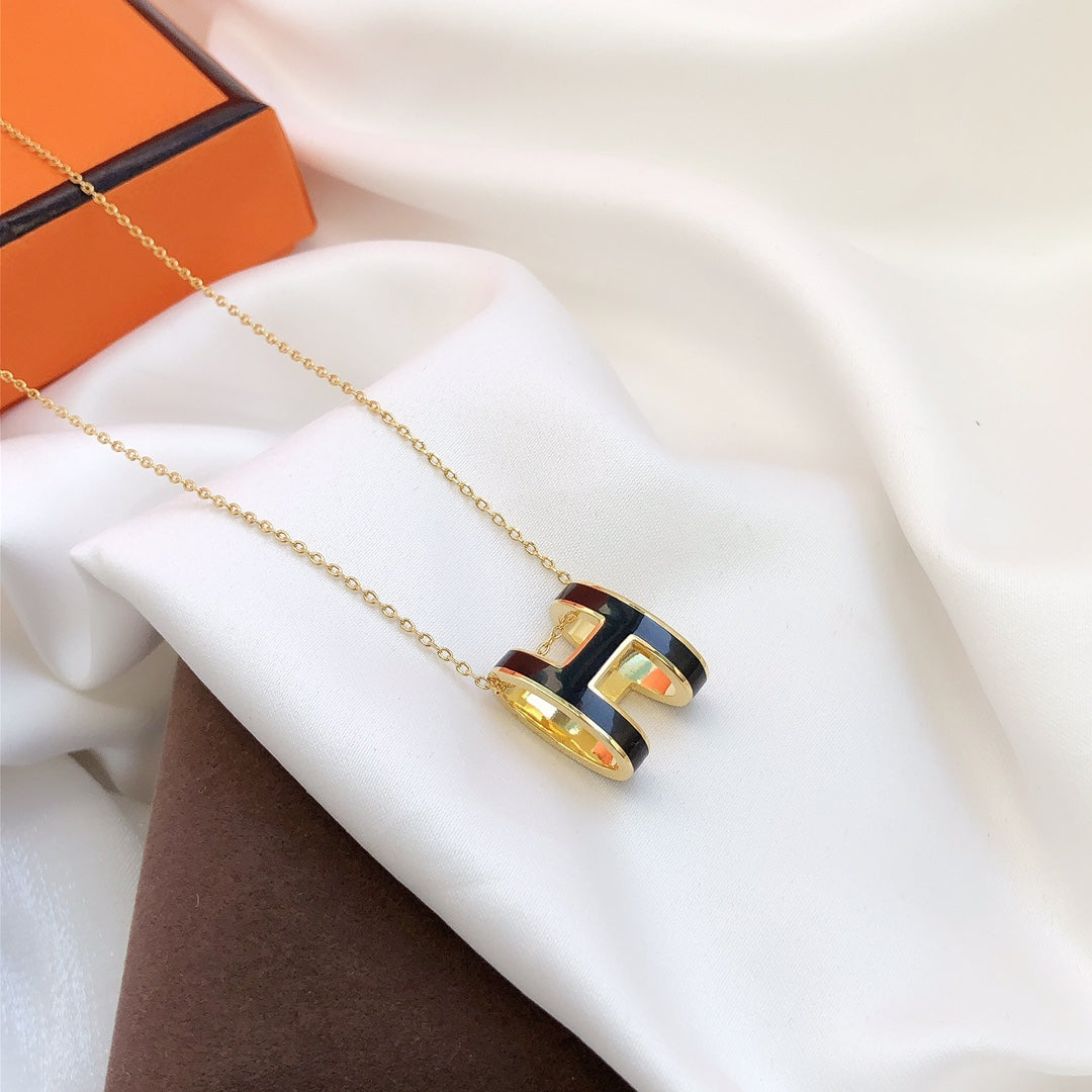 [⭐Maelin]HM CLIC BLACK ENAMEL GOLD NECKLACE