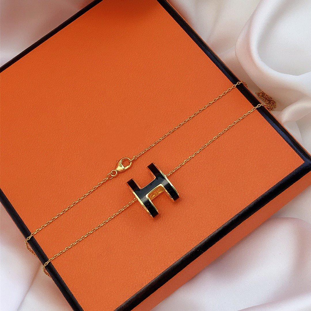 [⭐Maelin]HM CLIC BLACK ENAMEL GOLD NECKLACE
