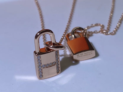 [⭐Maelin]HM ADVANCED NICHE LOCK HEAD NECKLACE DIAMONDS