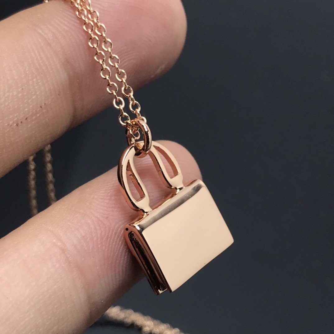 [⭐Maelin]HM NECKLACE ARRIVAL BLACK DIAMOND