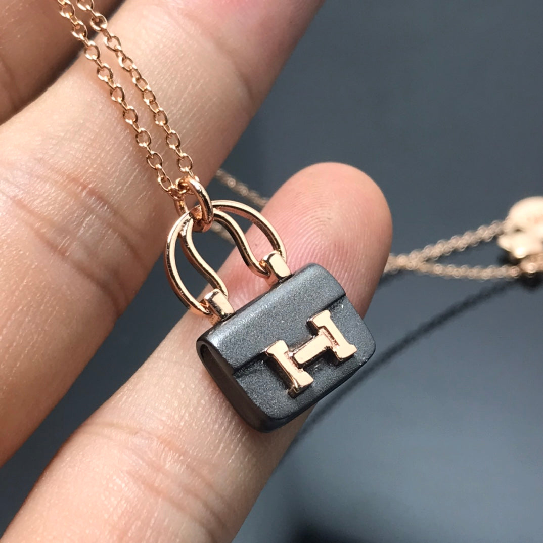 [⭐Maelin]WOMEN'S HM AMULETTES CONSTANCE PENDANT NECKLACE