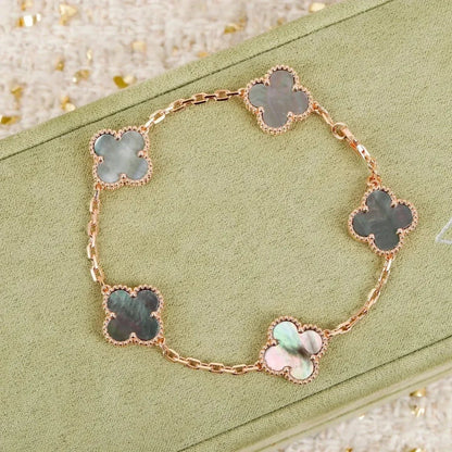 [⭐Maelin] CLOVER 5 MOTIF GRAY MOP BRACELET COLLECTION