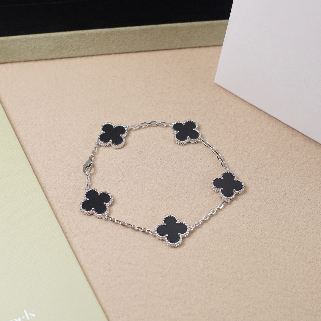 [⭐Maelin] CLOVER 5 MOTIF ONYXS BRACELET COLLECTION