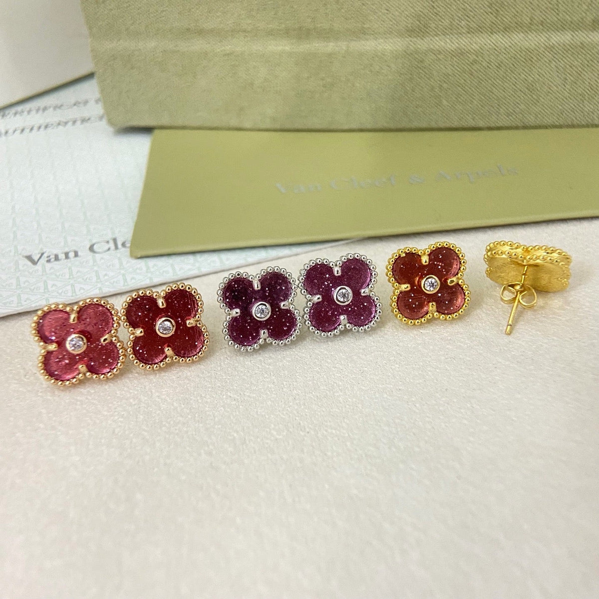 [⭐Maelin]2026 NEW  CLOVER 1 MOTIFPINK ENAMEL STUD EARRINGS WITH DIAMONDS
