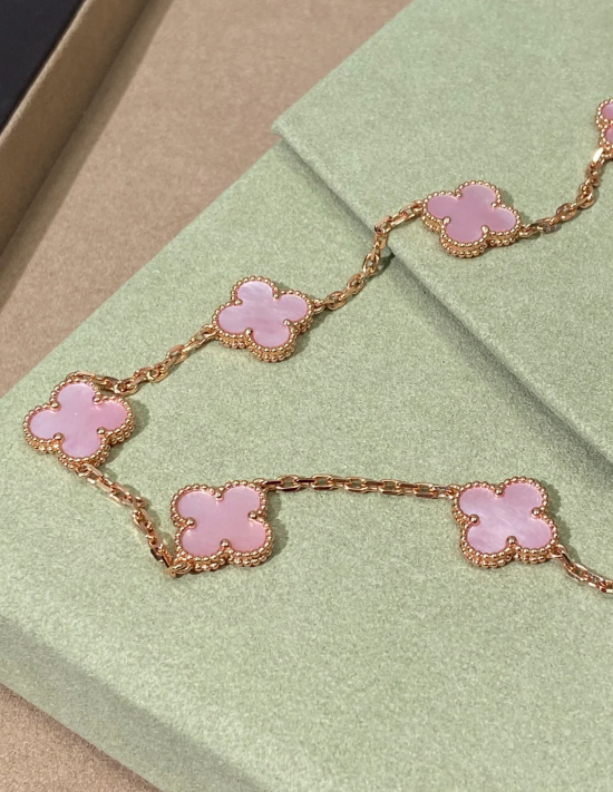 [⭐Maelin Jewellery] Pink Necklace with Ten Clover Designs