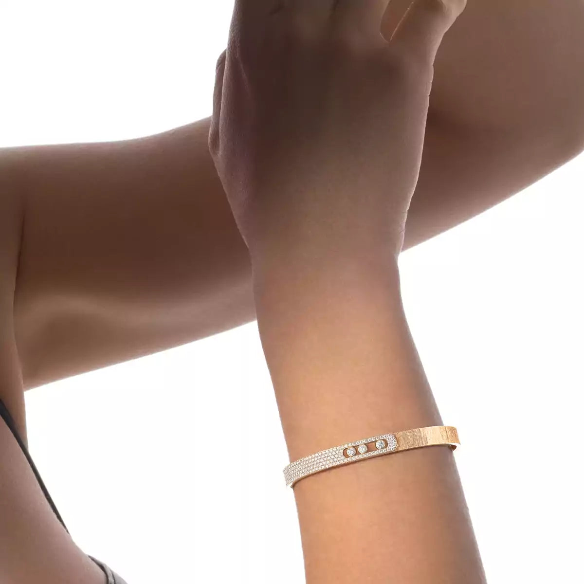 [⭐Maelin]Move Noa Ciselé half pavé bangle