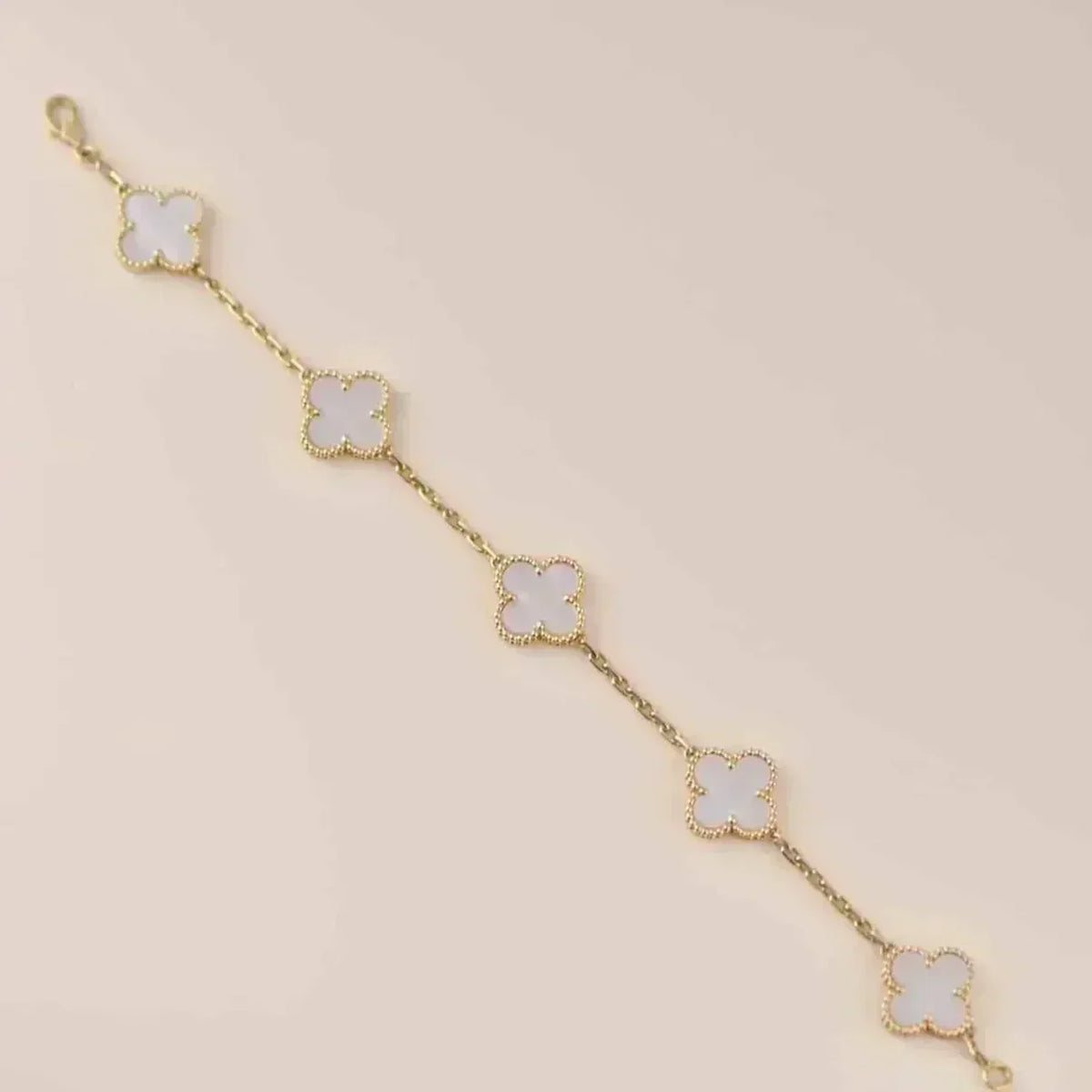 [⭐Maelin]CLOVER WHITE PEARL MOP 5 MOTIF BRACELET COLLECTION