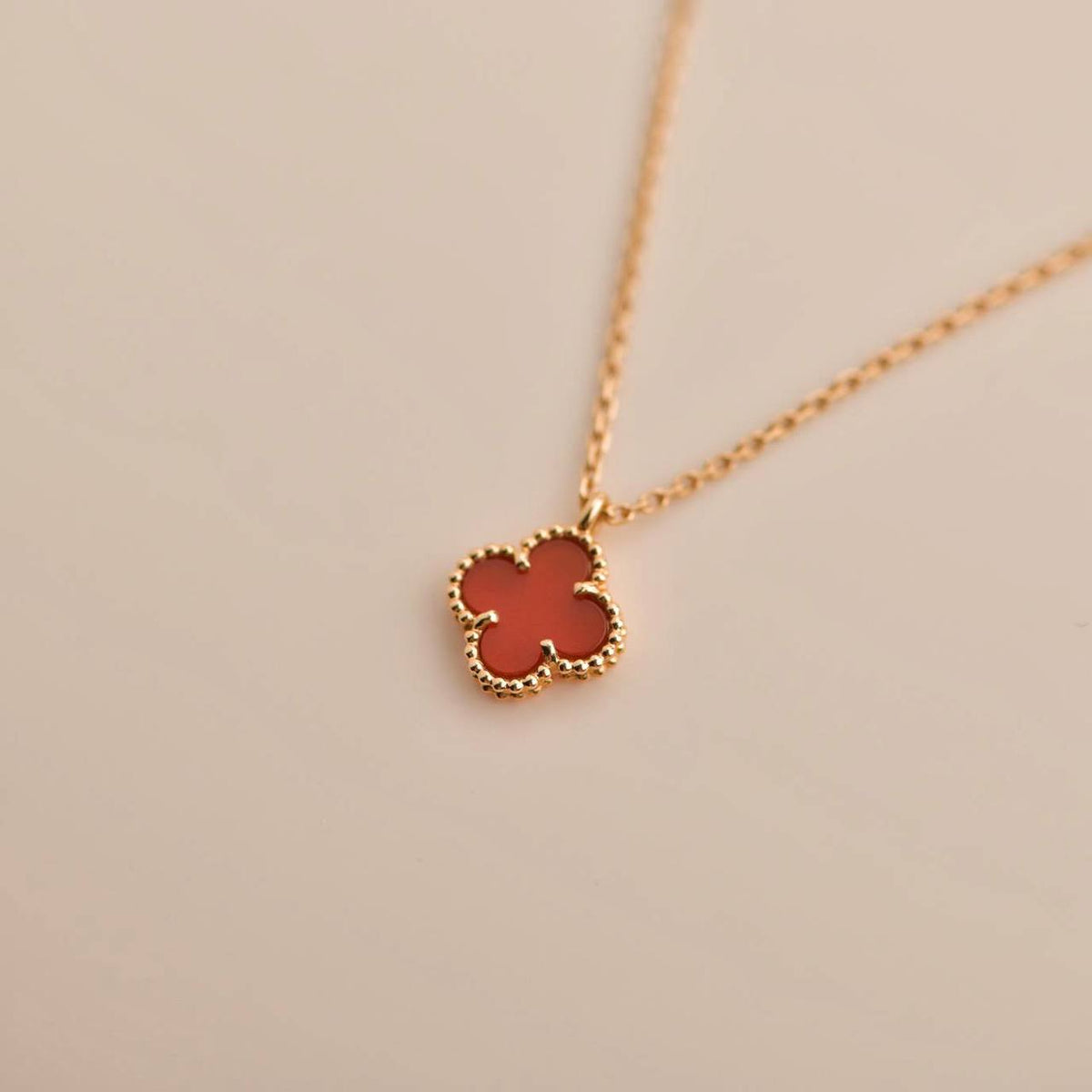 [⭐Maelin]CLOVER MINI 9.5MM WHITE CARNELIANS NECKLACE