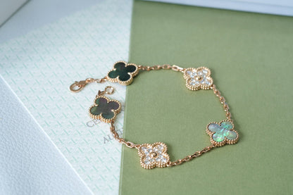 [⭐Maelin] CLOVER 5 MOTIF GRAY MOP BRACELET COLLECTION