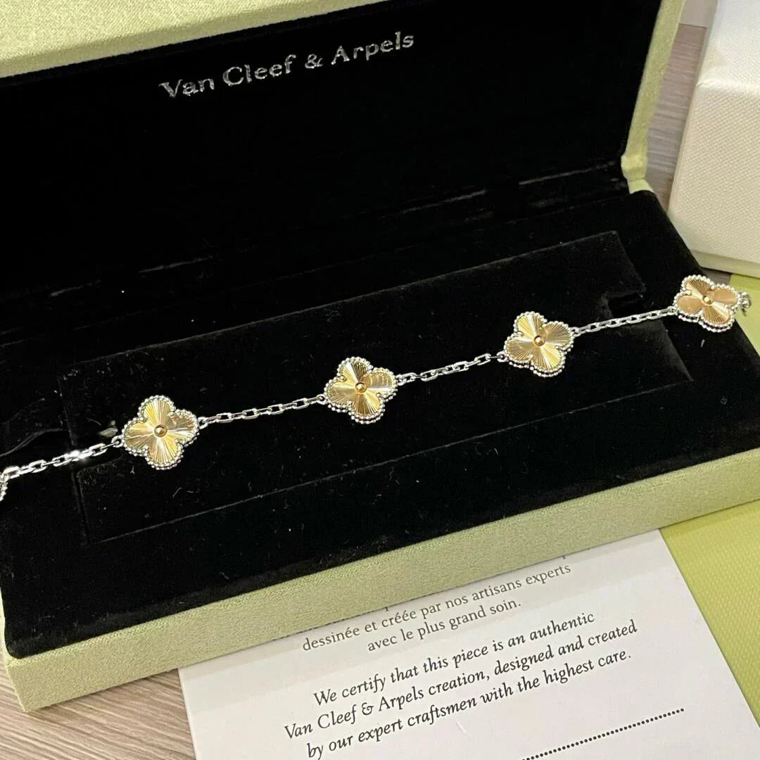 [⭐Maelin] CLOVER 5 MOTIF LASER BRACELET COLLECTION