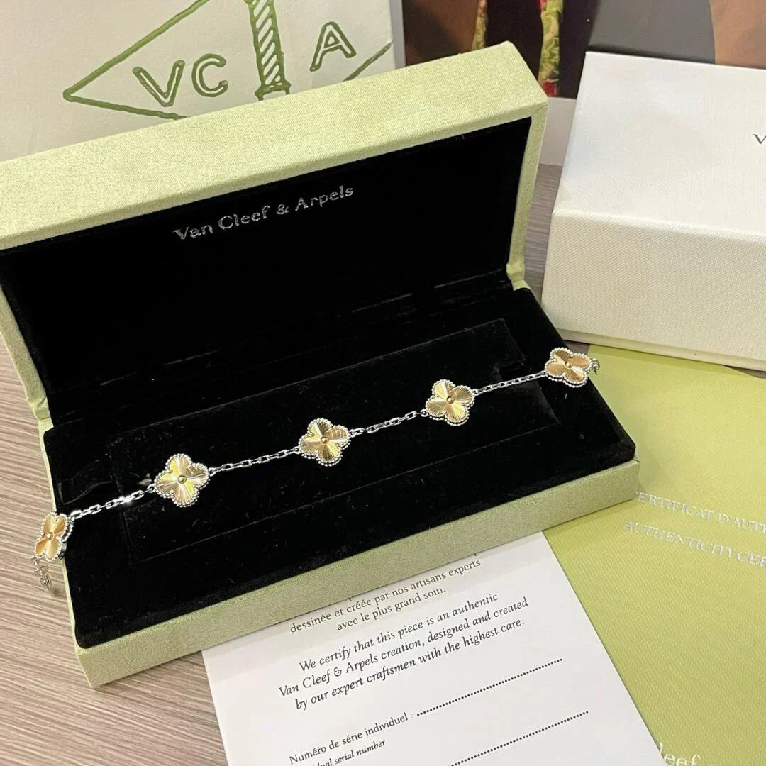 [⭐Maelin] CLOVER 5 MOTIF LASER BRACELET COLLECTION